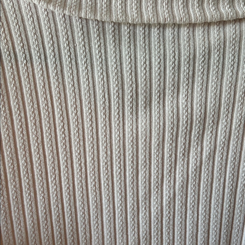Cozy Cropped Turtleneck Sweater - Picture 6 of 6